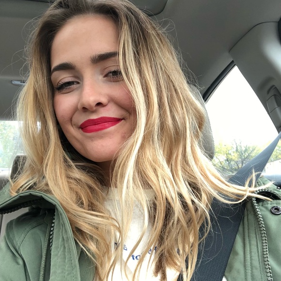 Meet your Posher, Molly - Picture 1 of 1